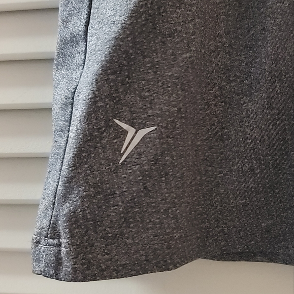 Old Navy- Grey Active Go-Dry Workout Athletic Top - Picture 4 of 6